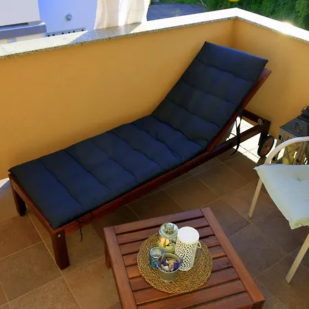 Blue Sunshine Rab Apartament