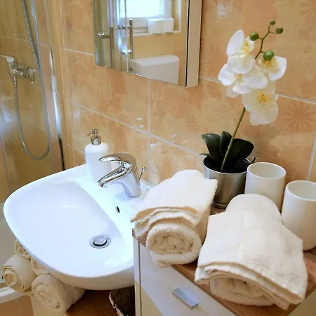 Blue Sunshine Rab Apartman